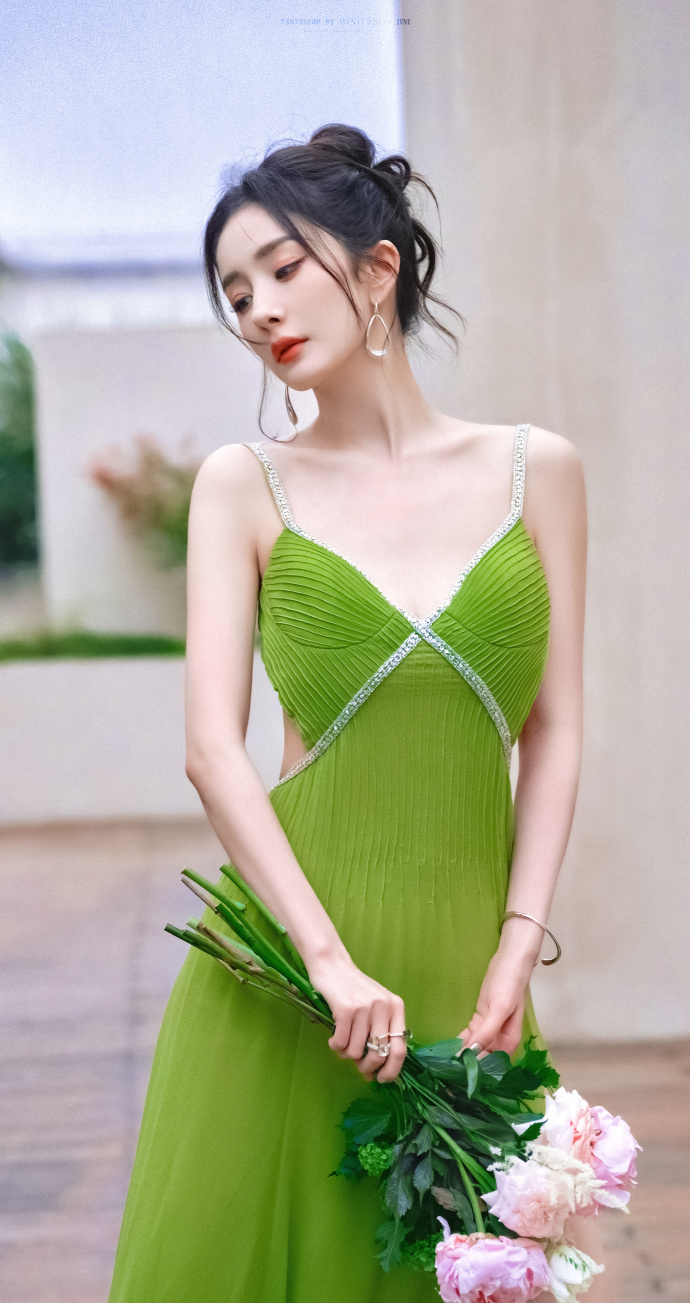 巫女图 封面